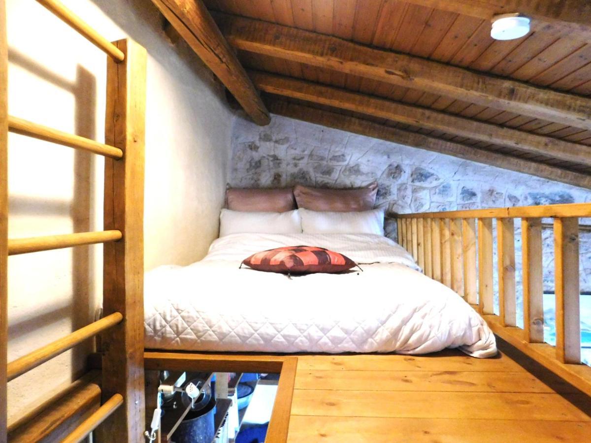 Agoriani Art Suite - 4 Seasons' Natural Living Lílaia Eksteriør billede