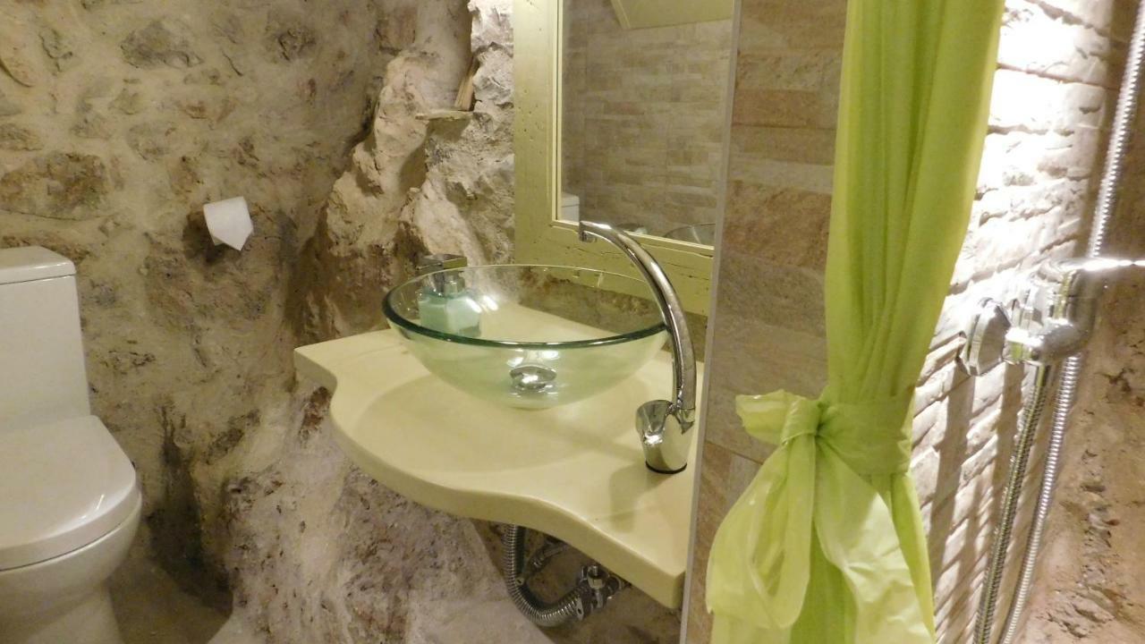 Agoriani Art Suite - 4 Seasons' Natural Living Lílaia Eksteriør billede